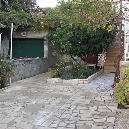 With A Parking Space Mirca, Brac - 730 Appartement